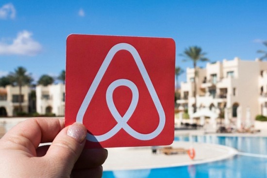 Σπάει τα «κοντέρ» στα Airbnb η Ελλάδα, με 133.575 καταχωρήσεις καταλυμάτων, μόλις -2% έναντι του 2019 (διαγράμματα)