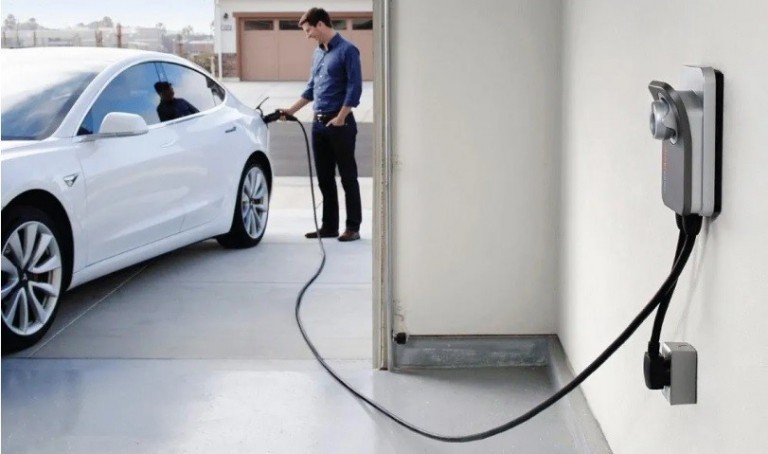 Ηλεκτρικό αυτοκίνητο: Πότε μπορείτε και πότε όχι να τοποθετήσετε φορτιστή στην πολυκατοικία