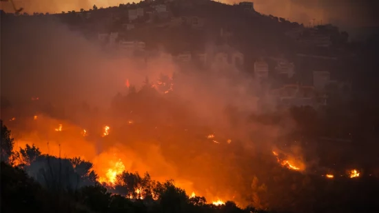 Φωτιά στην Πεντέλη: Εκκένωση σε Ανθούσα, Ντράφι, Διώνη και Δασαμάρι (pic + tweets + vids) (upd)
