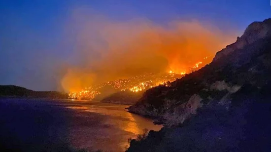 Oριοθετήθηκε η φωτιά στη Σάμο – Επιχειρούν τα εναέρια μέσα (upd)