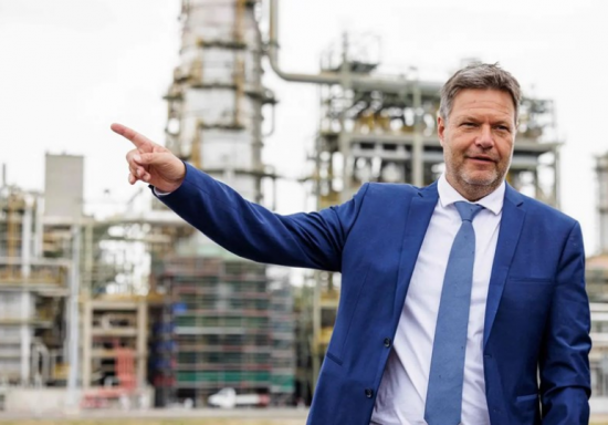 Θετικός στον κορωνοϊό ο Γερμανός ΥΠΟΙΚ Ρόμπερτ Χάμπεκ