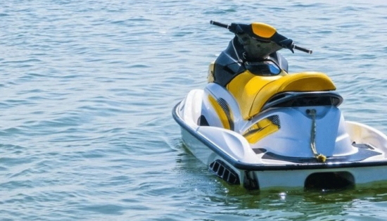 Μύκονος: Για ποια παραλία το ΣτΕ είπε «όχι» σε jet ski, flyboard, σκάφη