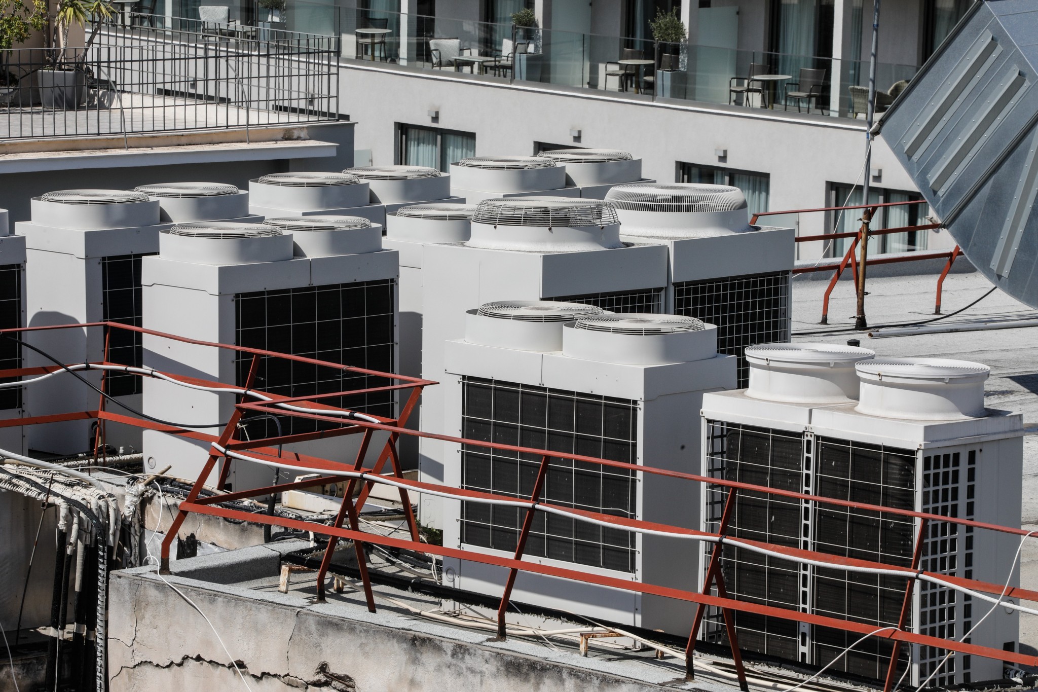 Αντικατάσταση ηλεκτρικών συσκευών: Η διαδικασία, το χρονοδιάγραμμα και η επιδότηση (vid)