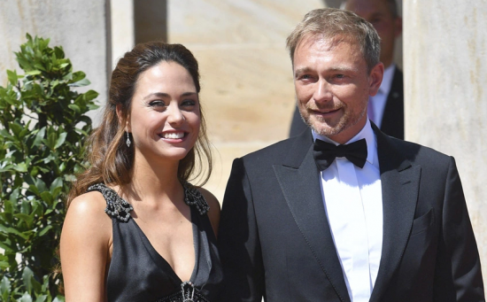 Ο «γάμος της χρονιάς» στη Γερμανία: Παντρεύτηκε ο υπ. Οικονομικών μέσα σε λάμψη και χλιδή