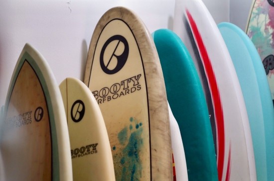 Business στα κύματα: Η άνοδος του σερφ στην Ελλάδα αυξάνει την αναζήτηση για τη σωστή σανίδα (pics)