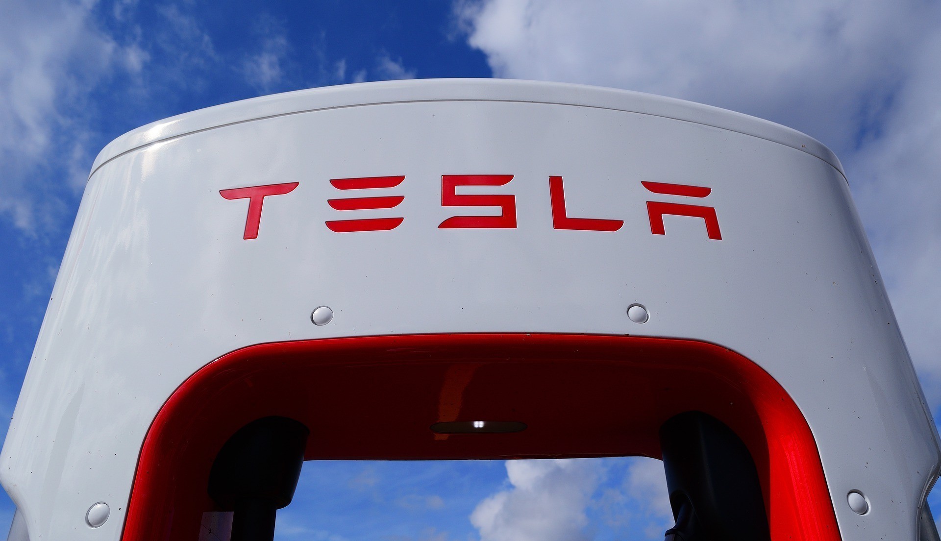 Tesla: Ανάκληση για περισσότερα από 321.000 αυτοκίνητα – Η 19η για το 2022
