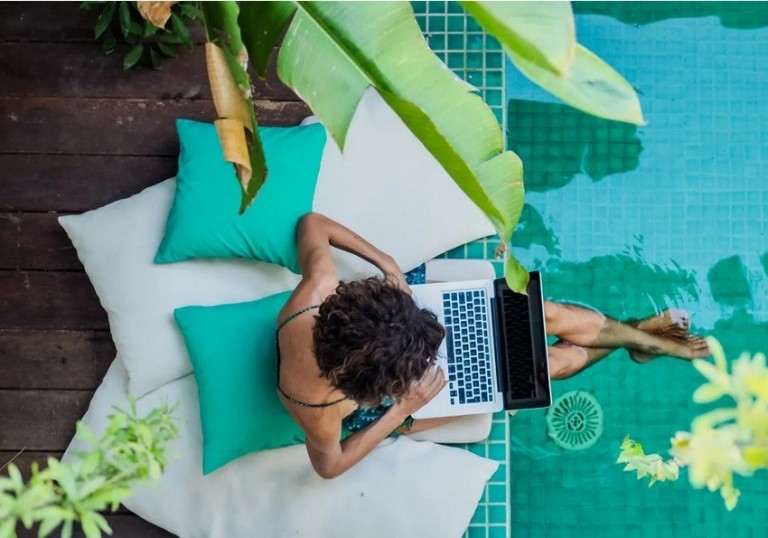 Ψηφιακοί νομάδες: Πόσο εύκολη είναι η ζωή όταν έχετε οικογένεια;