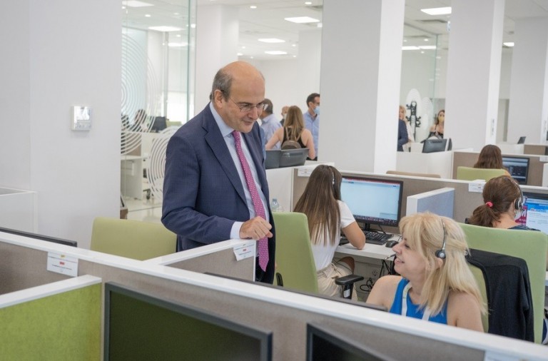 Χατζηδάκης: «To 1555 είναι μια γραμμή για να βρίσκεις άκρη – Ήρθε για να μείνει»