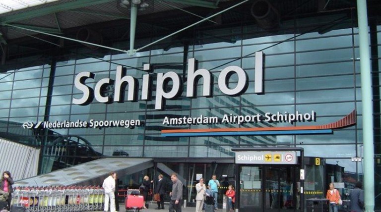 Ολλανδία: Μέχρι πότε παρατείνει το πλαφόν στους επιβάτες το αεροδρόμιο του Σιπχολ