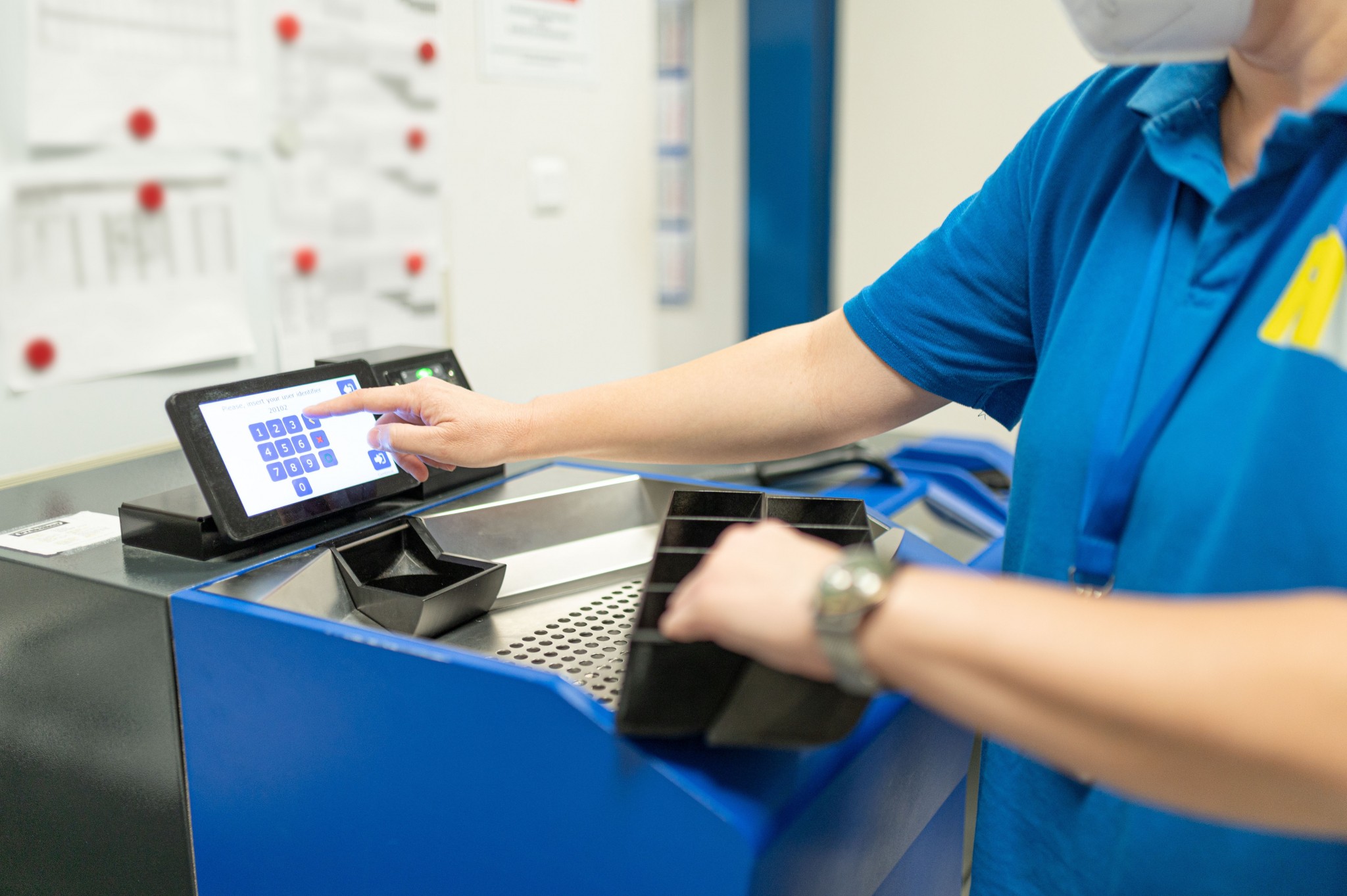 Praktiker Hellas: Στρατηγική συνεργασία με την Brink’s στα 16 καταστήματά της (pics)