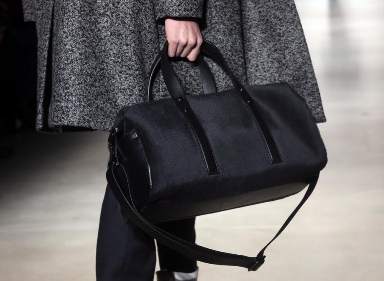 Calvin Klein: Προχωρά σε περικοπές θέσεων εργασίας – Στο -4,5% η μετοχή της μητρικής