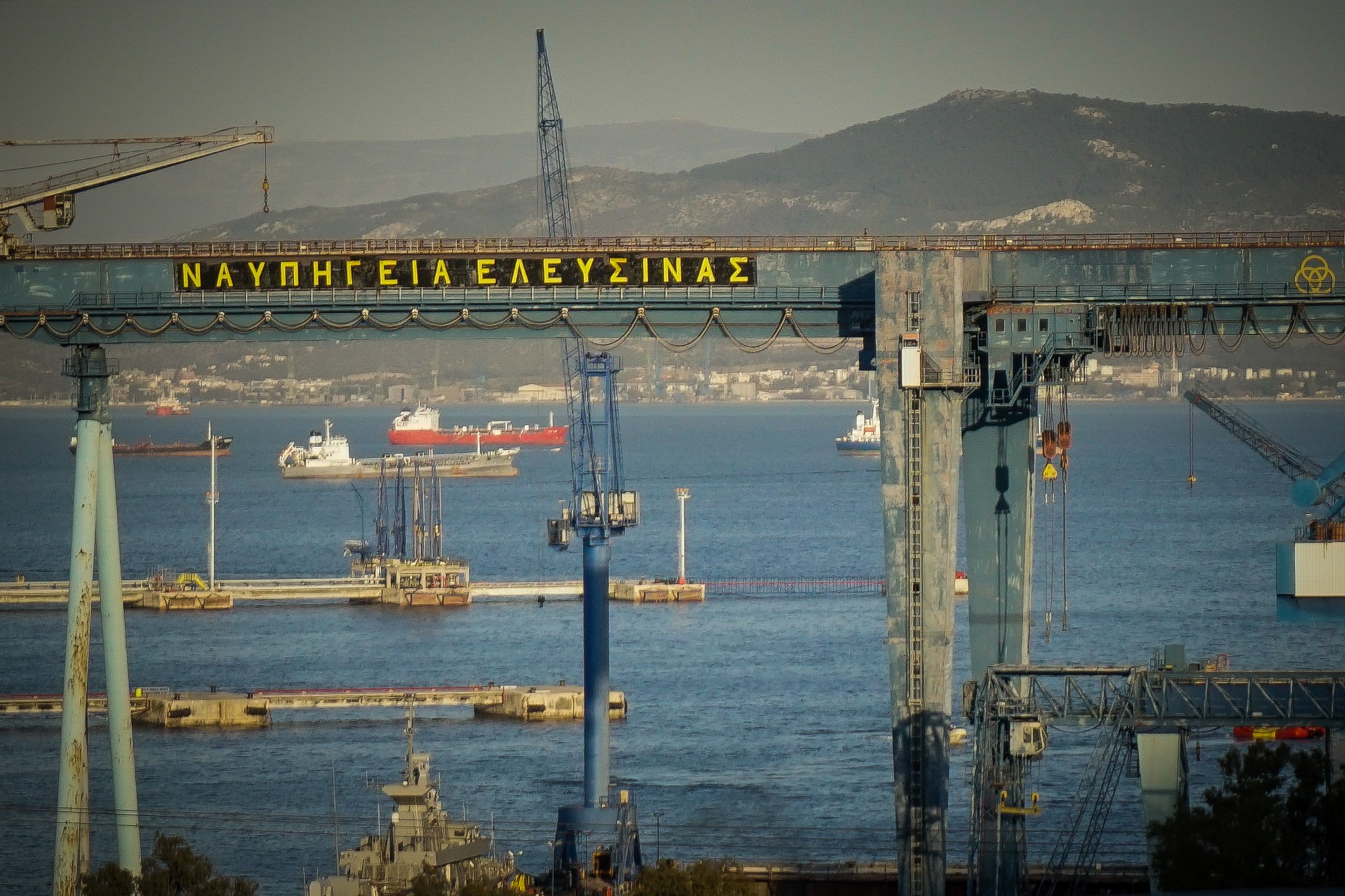 Κόντρα στη Βουλή για τα Ναυπηγεία Ελευσίνας – Γεωργιάδης: Συμφωνούν οι εργαζόμενοι