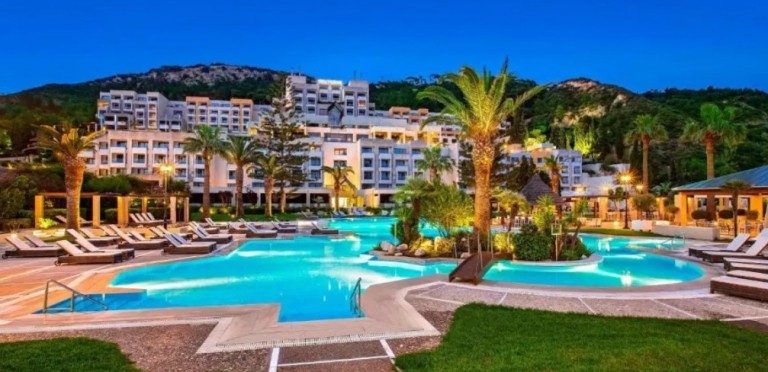 Λάμψα: Συμφωνία για την πώληση του Sheraton Rhodes Resort στην ισπανική Azora Group