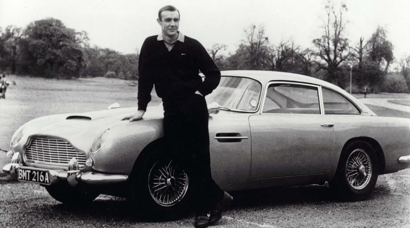 Εκατομμύρια δολάρια σε δημοπρασία για την Aston Martin του Sean Connery (vid)