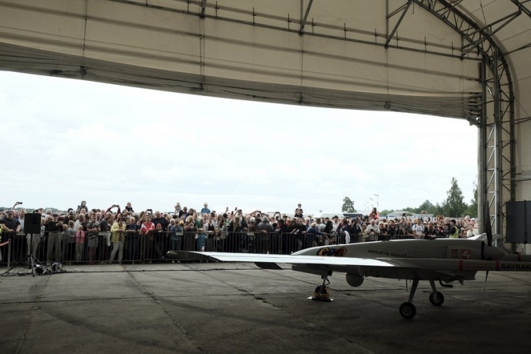 Ηνωμένα Αραβικά Εμιράτα: Ποια εταιρεία θα εξοπλίσει τα τουρκικά Bayraktar (vid)