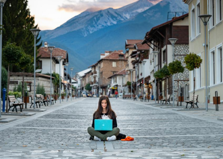 Ψηφιακοί νομάδες: Αυτές είναι οι τρεις κορυφαίες χώρες για το 2024