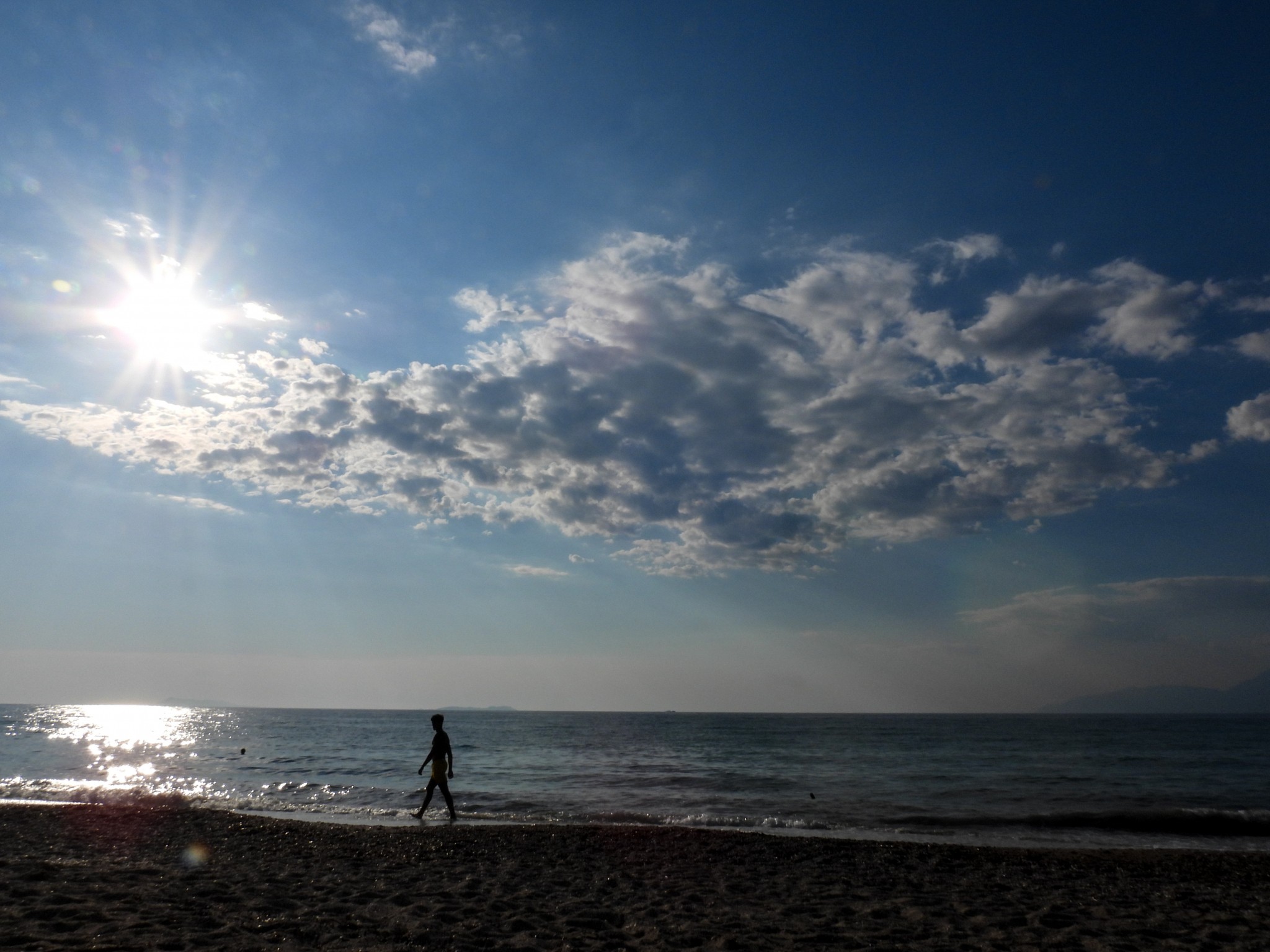 Θερμή εισβολή σε όλη την Ευρώπη – Έως και 15 βαθμούς υψηλότερη η θερμοκρασία