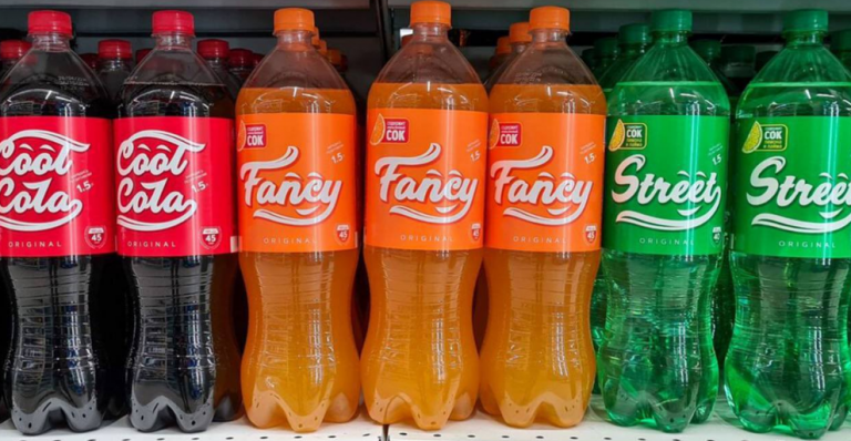 Η Ρωσία… αντικαθιστά Coca Cola, Fanta και Sprite – Τι θα πίνουν πλέον οι Ρώσοι