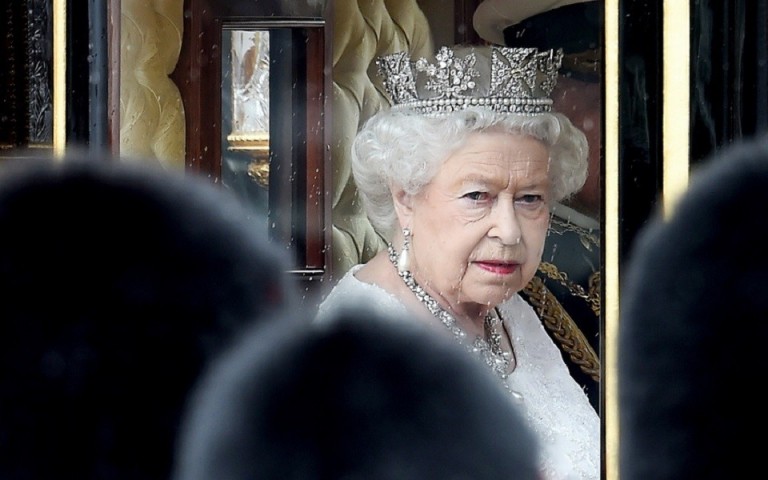 Bασίλισσα Ελισάβετ: Kαι το Forbes υπολόγισε την περιουσία της