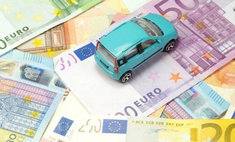 Πόσους φόρους πληρώνουν οι ιδιοκτήτες οχημάτων στην Ελλάδα