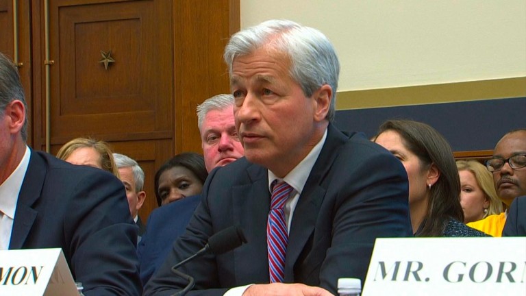 «Καμπανάκι» Ντίμον για τα επιτόκια: Ο κόσμος ίσως να μην είναι έτοιμος για το χειρότερο σενάριο