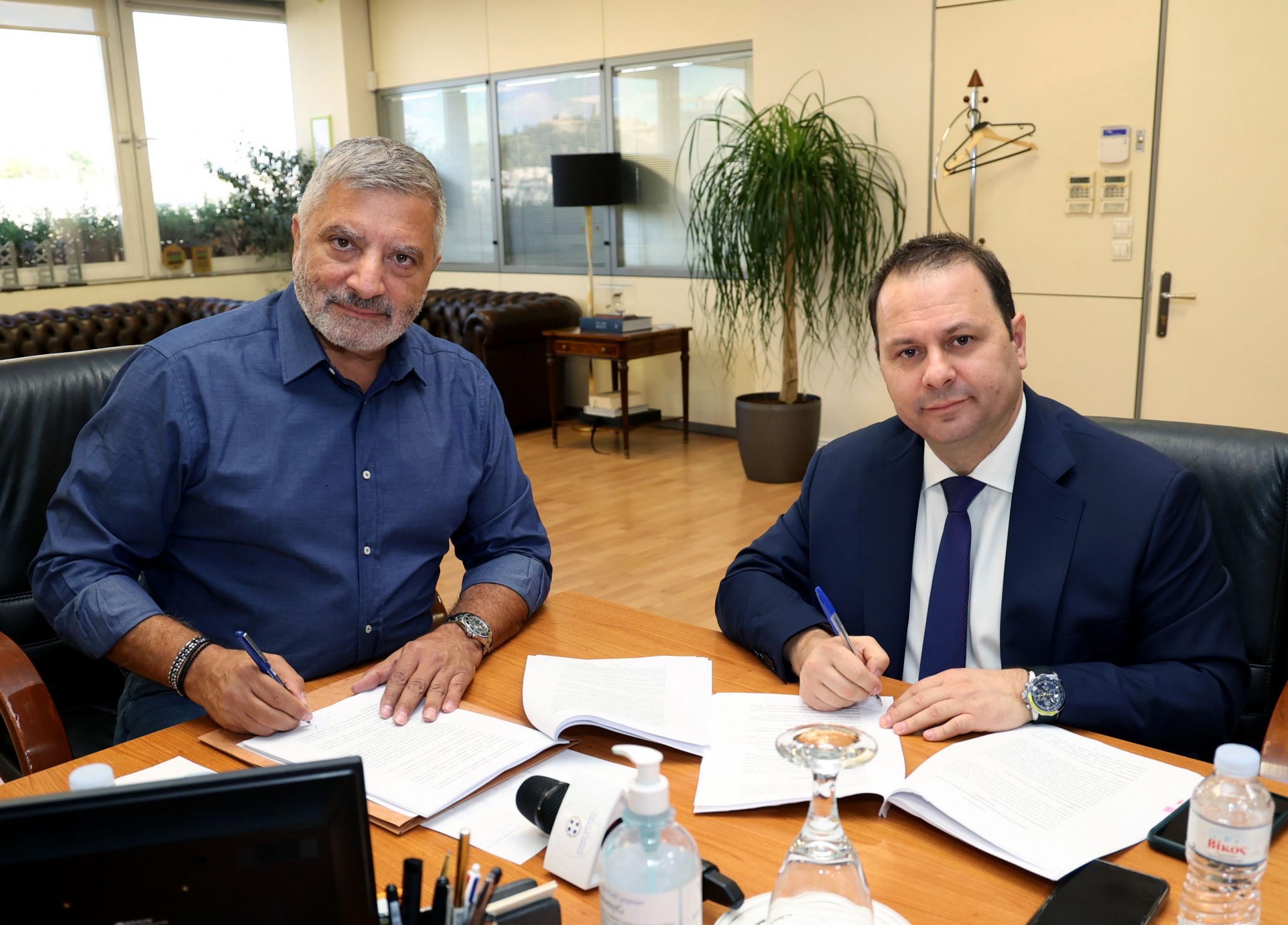 ΤΑΙΠΕΔ – Περιφέρεια Αττικής: Σύμβαση για τον ενιαίο πεζόδρομο-ποδηλατόδρομο στην Αθηναϊκή Ριβιέρα (pics)