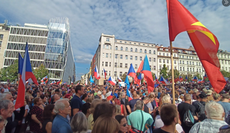Τσεχία: Διαδήλωση στην Πράγα για τον πληθωρισμό και το ενεργειακό κόστος – Ζητούν να παραιτηθεί η κυβέρνηση