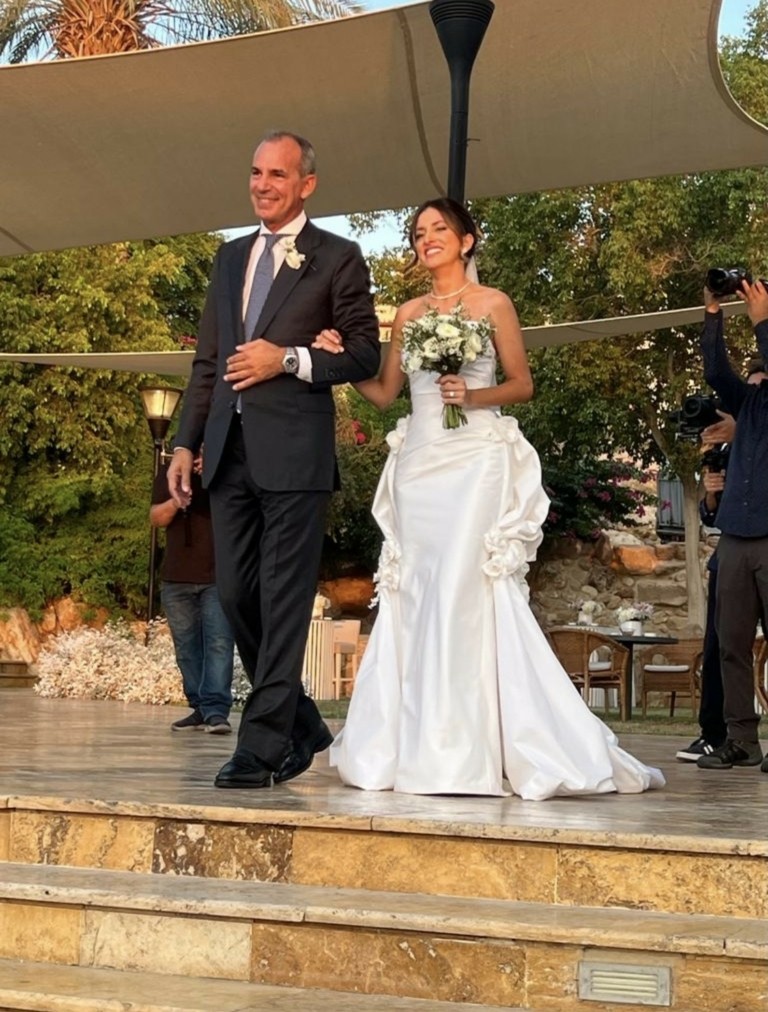 Αυτή η Ελληνίδα επιχειρηματίας έγινε νύφη για 1.000+1 νύχτες με πεθερό πρώην πρωθυπουργό της Ιορδανίας