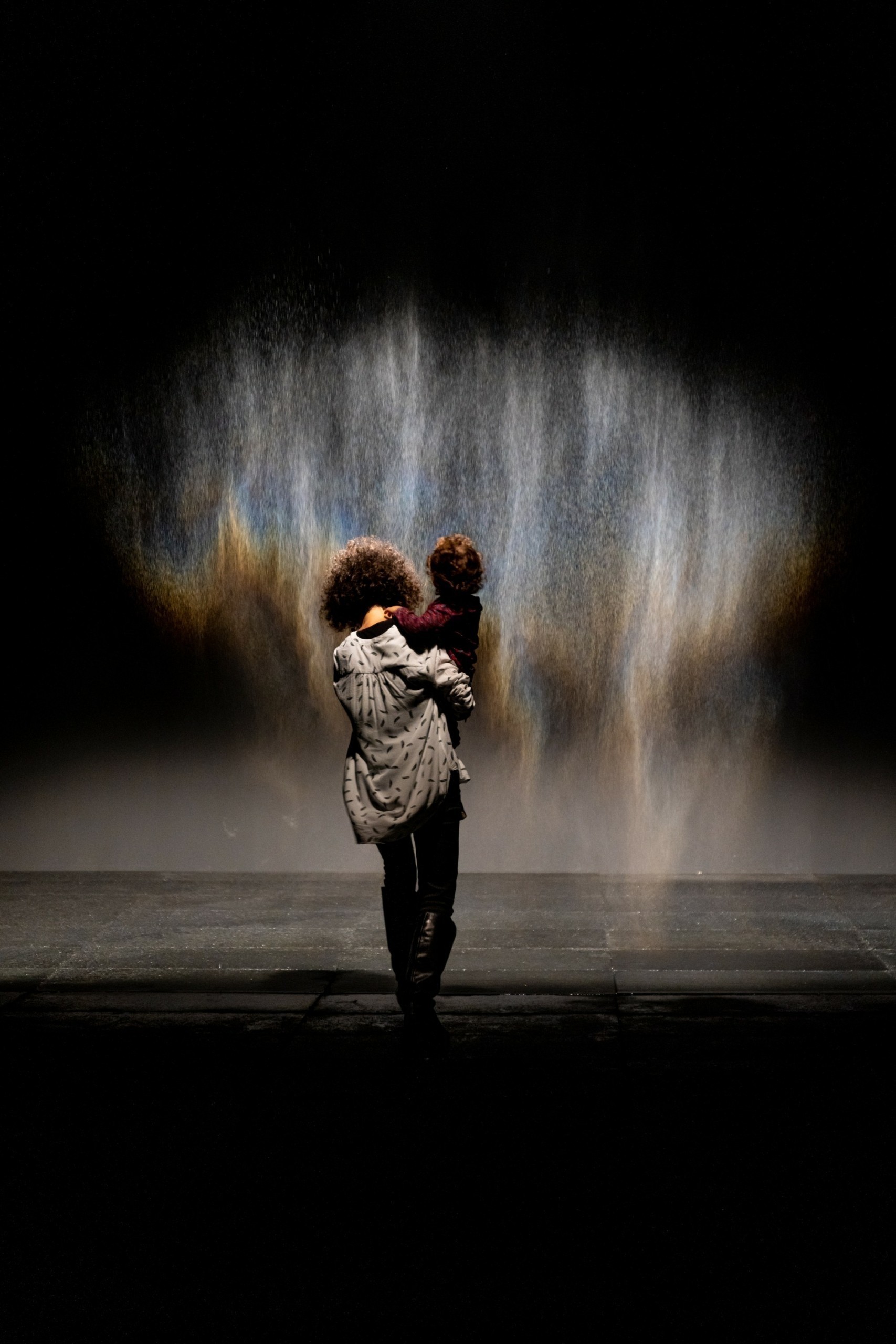 Εξαφανίζει, μεταμορφώνει, μαγεύει. Ο καλλιτέχνης της εποχής μας