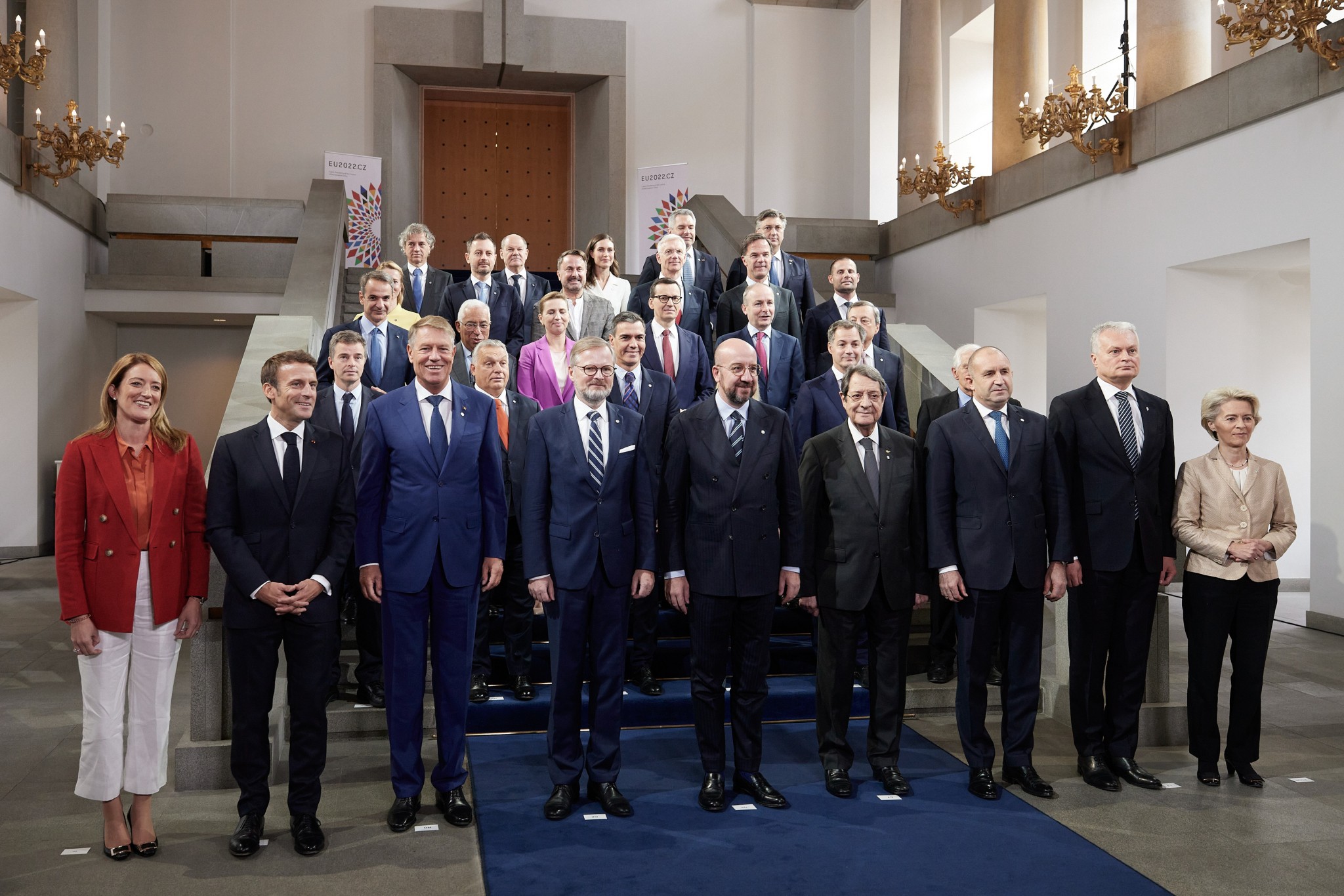 Πράγα: Η Ε.Ε. συνεχίζει να διαφωνεί για το πλαφόν στο φυσικό αέριο – Ελπίδες στην επόμενη Σύνοδο (pics + tweets + vids)