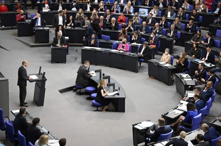 Politico Γύρισε ο τροχός Οι «φτωχοί» της Ευρώπης απαιτούν λιτότητα