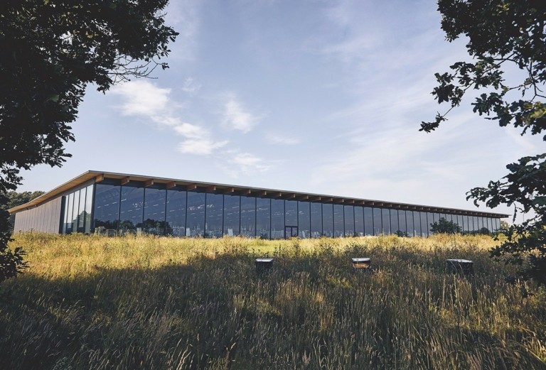 Στα άδυτα της Louis Vuitton με τους πιο χρυσοπληρωμένους τεχνίτες στον κόσμο