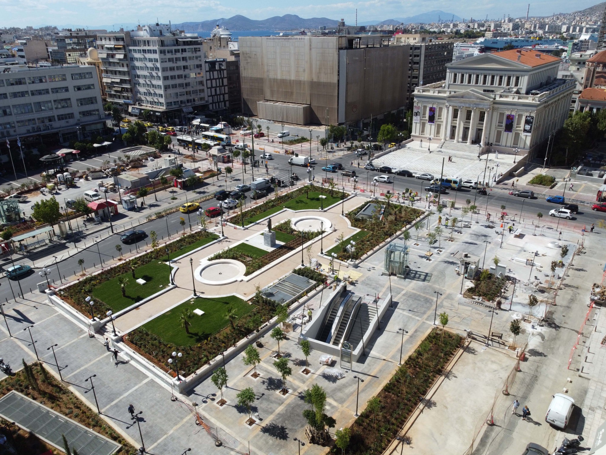 «Θέα» στους τρεις νέους σταθμούς του μετρό στον Πειραιά (pics)