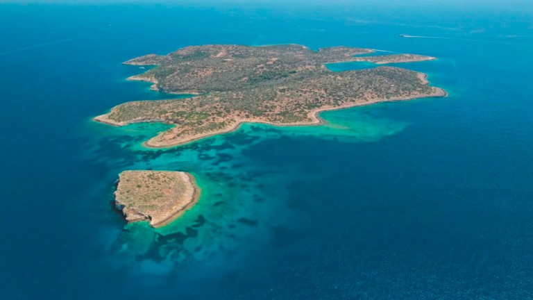 Ιδιωτικά νησιά: Τα μεγάλα επενδυτικά ναυάγια – Από τον Πάτροκλο και τις Φλέβες, στον Εμίρη και η Οξυά
