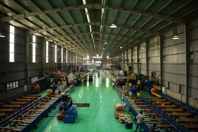 Κλείνει η μονάδα της Crown Hellas Can στην Πάτρα