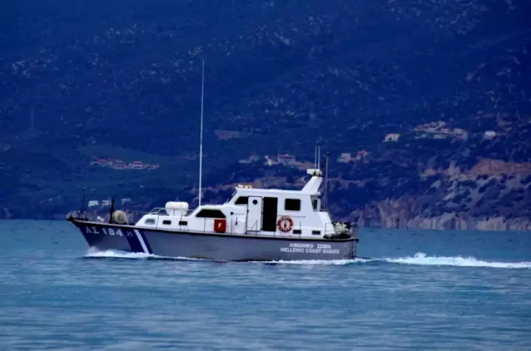 Πολύνεκρο ναυάγιο με μετανάστες στη Λέσβο: Γυναίκες τα 16 θύματα – Δραματική διάσωση στα Κύθηρα (upd))