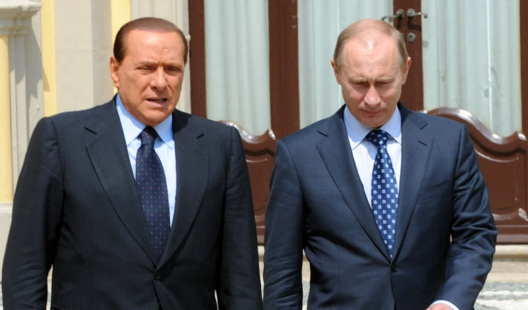 Κομισιόν: Η βότκα που έστειλε ο Πούτιν στον Μπερλουσκόνι παραβιάζει τις κυρώσεις σε βάρος της Ρωσίας