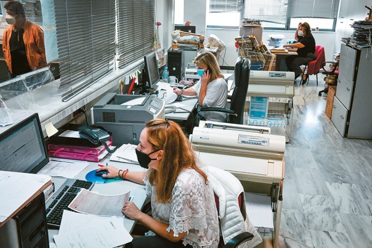 Τέλος στις εφορίες όπως τις γνωρίζαμε – Αλλάζουν πρόσωπο και έρχονται νέες υπηρεσίες