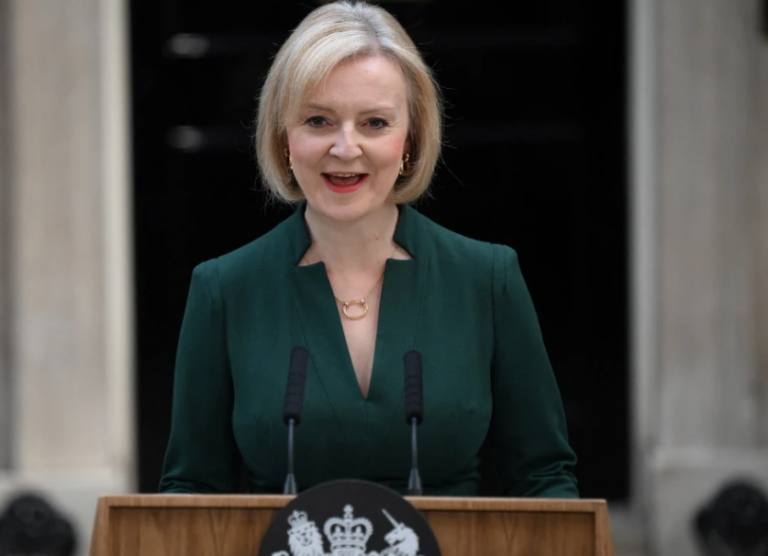 Λιζ Τρας: Ήταν μεγάλη μου τιμή να είμαι πρωθυπουργός αυτής της μεγάλης χώρας