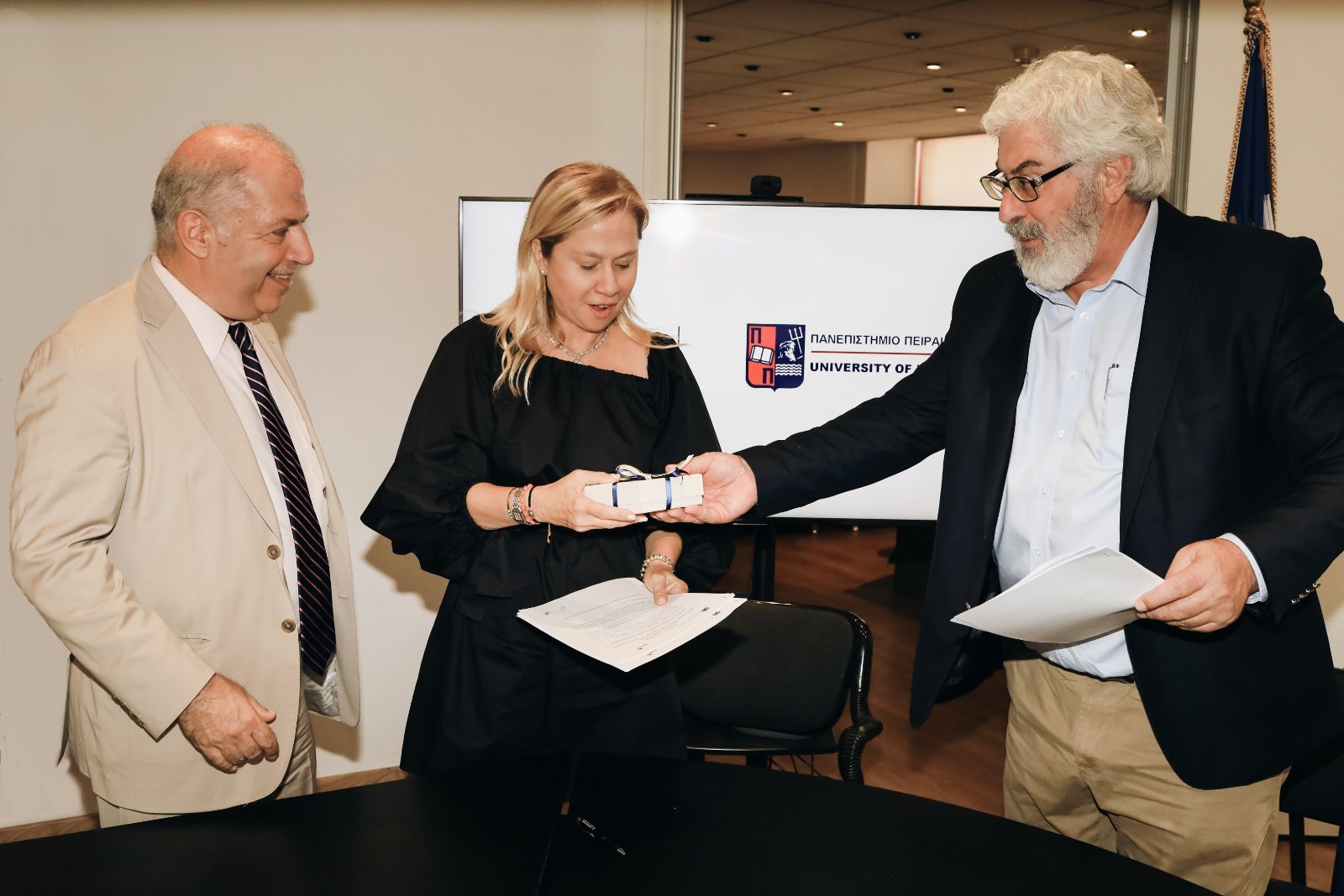 Μνημόνιο συνεργασίας μεταξύ της PwC Ελλάδας και του Πανεπιστημίου Πειραιώς