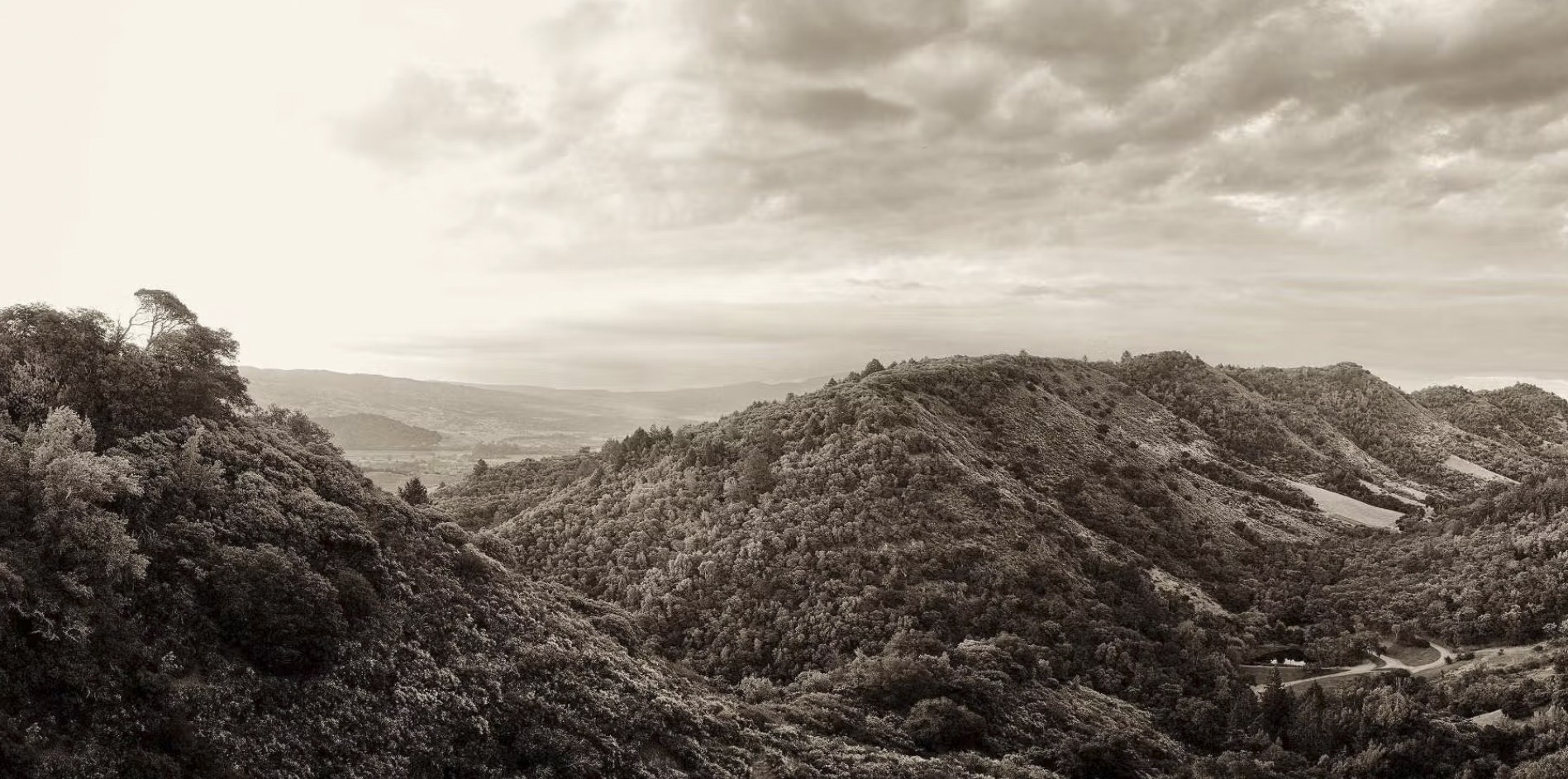 Tαξιδεύουμε στην Καλιφόρνια και δοκιμάζουμε το θρυλικό Promontory των 1.300 ευρώ
