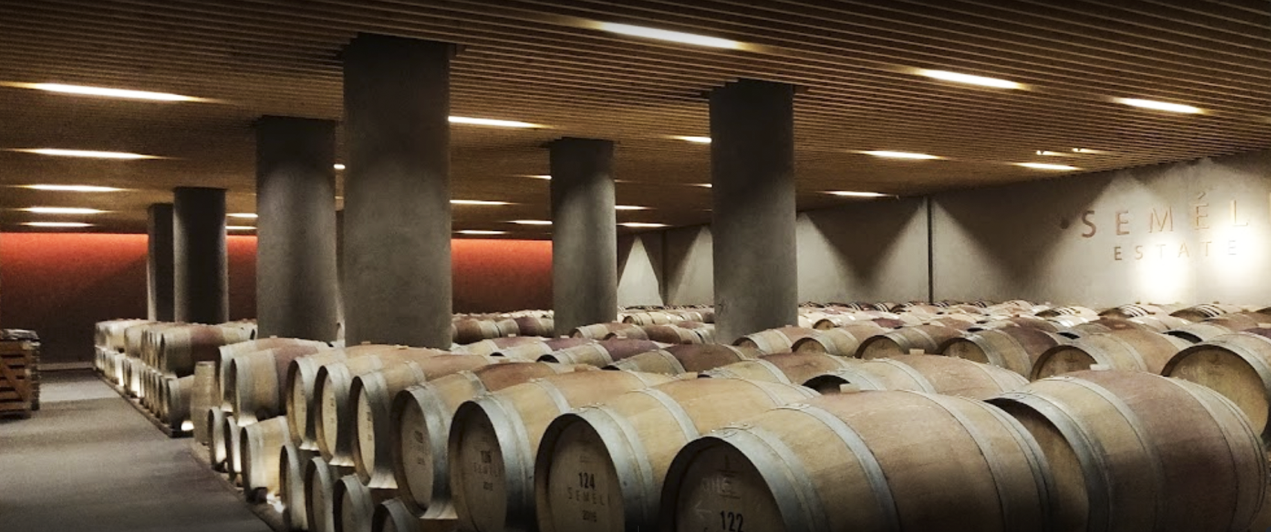 9 υπέροχες σουΐτες, μιάμιση ώρα από την Αθήνα, για μια κορυφαία οινική εμπειρία