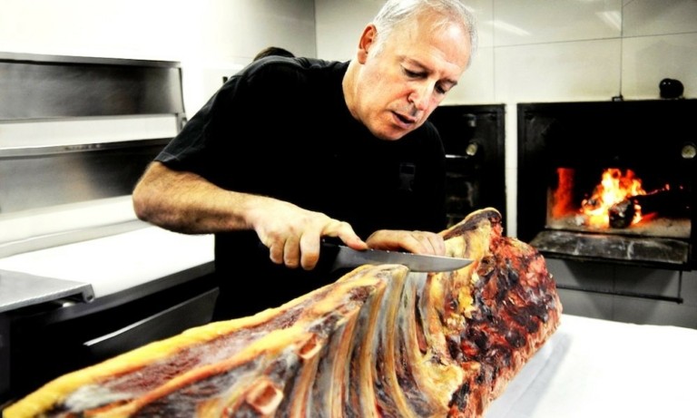 Ο κορυφαίος ψήστης στον κόσμο και η αξεπέραστη τέχνη του