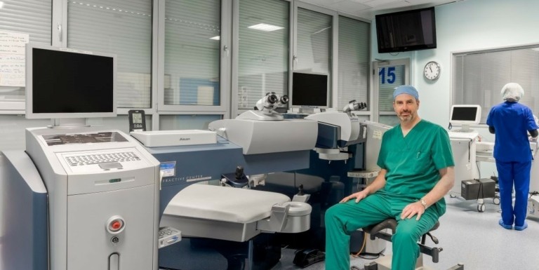 Eyecare Travel: Βρετανοί έρχονται στην Ελλάδα για οφθαλμολογικές επεμβάσεις (pics)