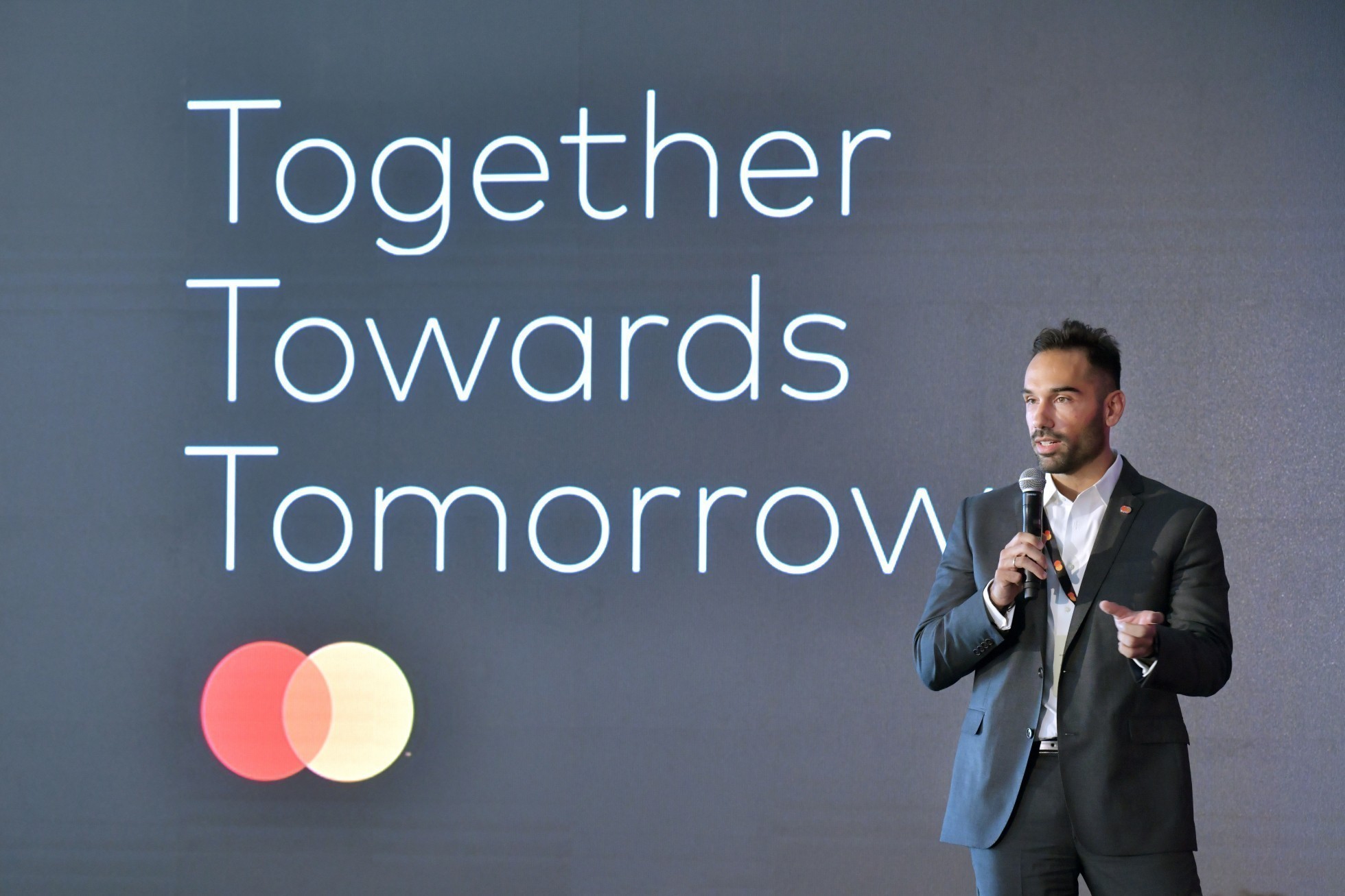 Mastercard: Ο δρόμος προς το μέλλον σε μια λαμπερή εκδήλωση (pics)