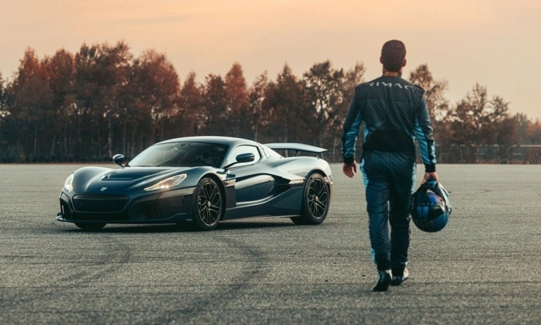 Αυτό είναι το πιο γρήγορο ηλεκτρικό αυτοκίνητο στον πλανήτη (vids)