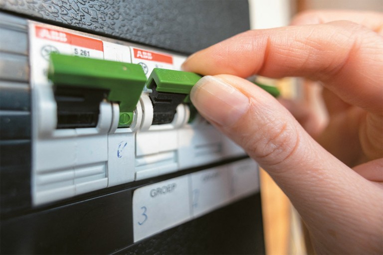 Κόφτης 5% στην κατανάλωση ενέργειας από 1η Δεκεμβρίου