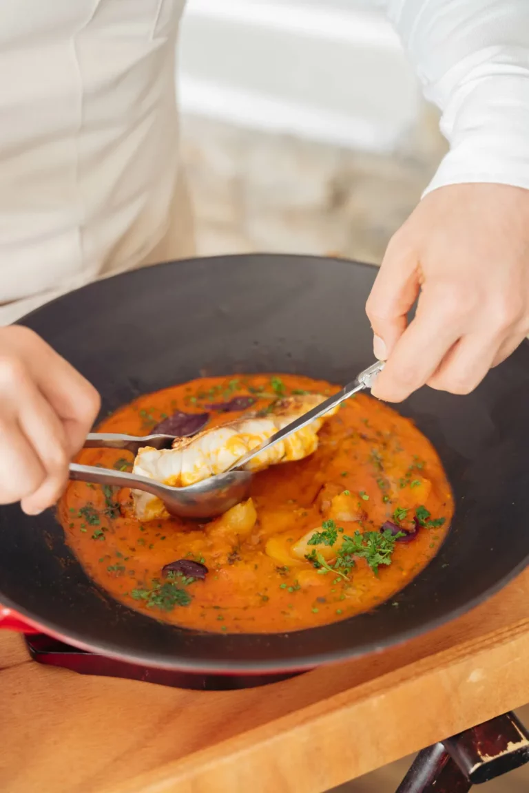 Με ποιους νέους τρόπους και πού τρώμε καλύτερα το ελληνικό ψάρι σήμερα