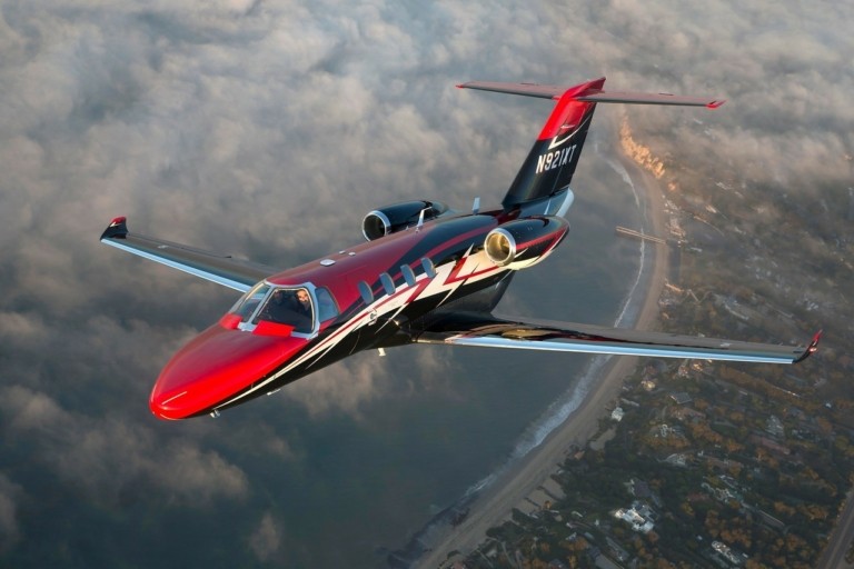 Τα ιδιωτικά jets των CEOs φωτογραφημένα στον αέρα ενώ πετούν με τους ιδιοκτήτες τους