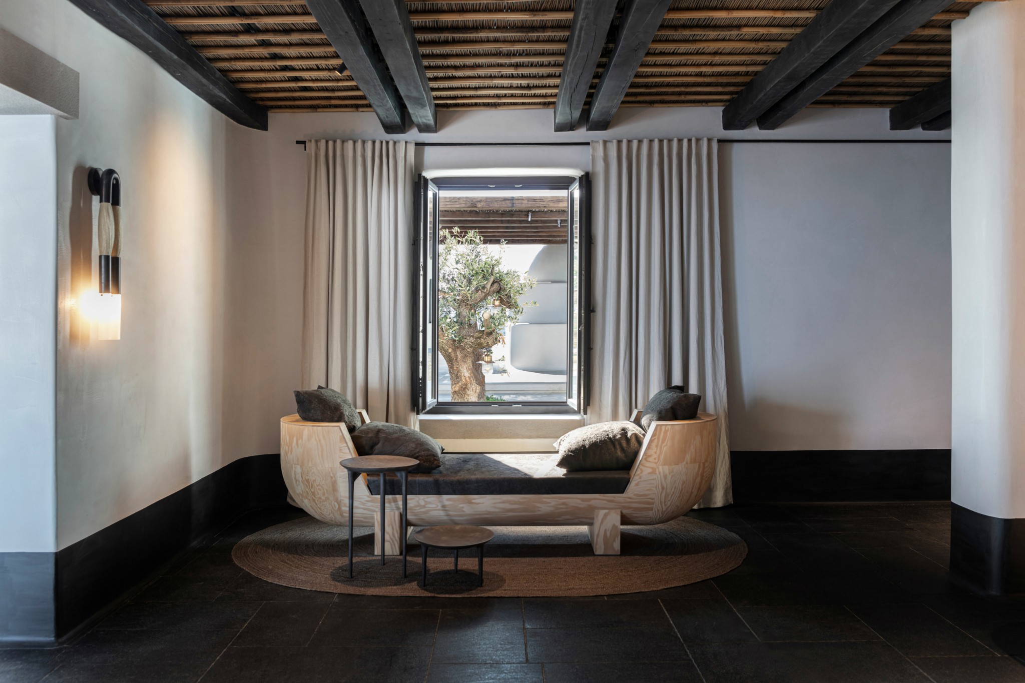 Ο Eλληνας interior designer που αλλάζει τα δεδομένα σε κατοικίες και ξενοδοχεία